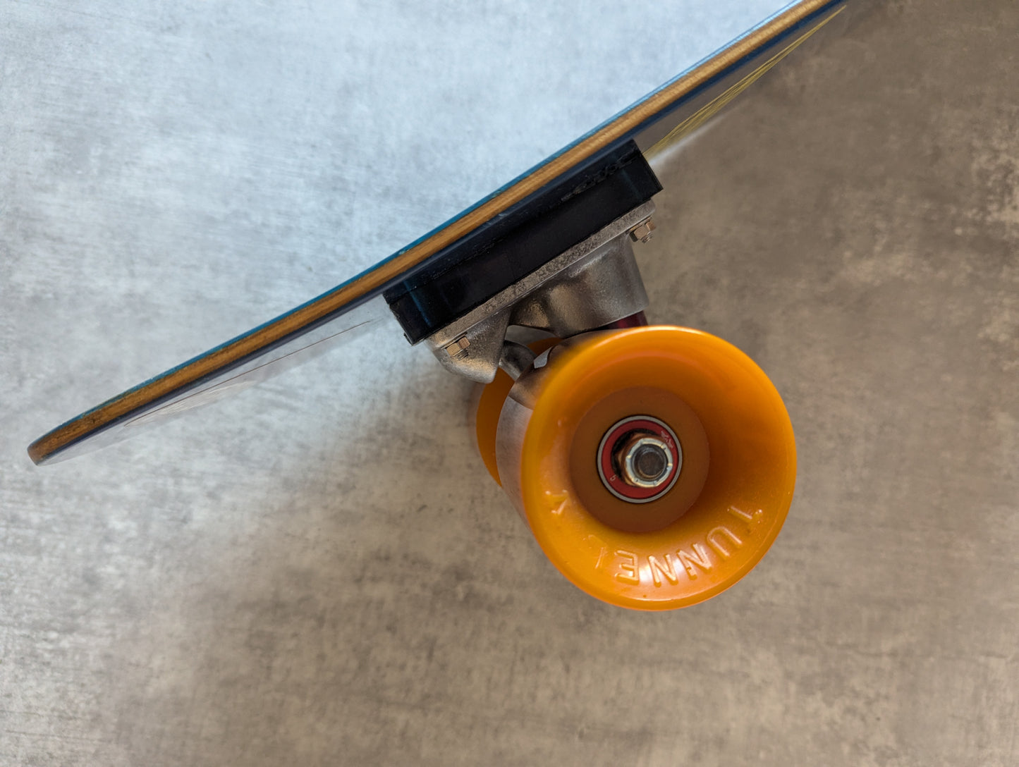 G&S Fibre flex Bowlrider w/ Tracker Half Tracks / Tunnel 5 Wheels